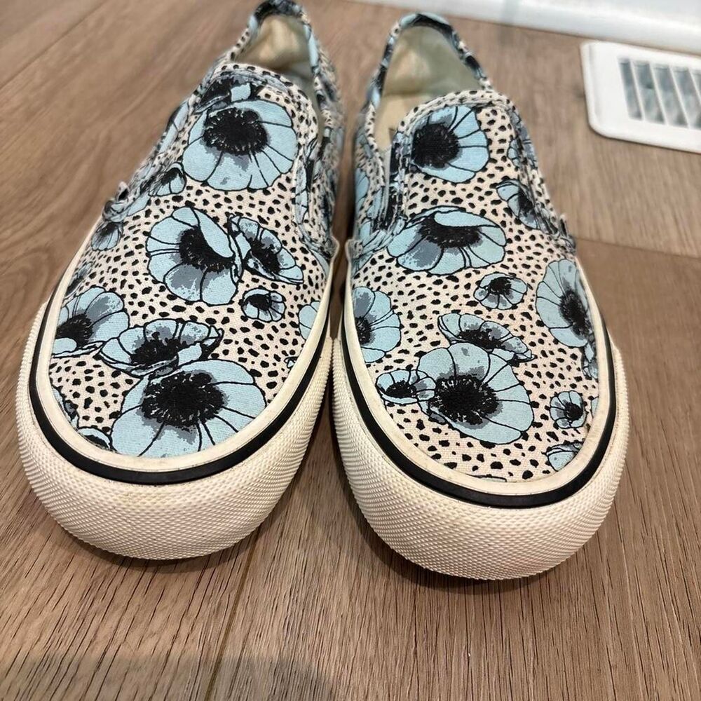 Vans Womens Size 6 Slip On Sneakers Animal Print Blue Flowers